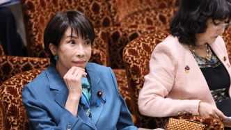 日本議員怒批高市早苗：你給特朗普80萬(wàn)億日元卻對(duì)國(guó)民坐視不管，簡(jiǎn)直是賣國(guó)棄民