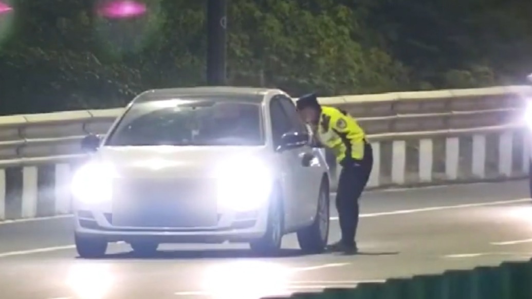 醉駕上高速在應(yīng)急車道酣睡，司機將被追究刑事責(zé)任