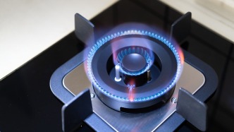 如何判斷未到報廢年限的燃?xì)庠罹?、熱水器需更換？專家解答