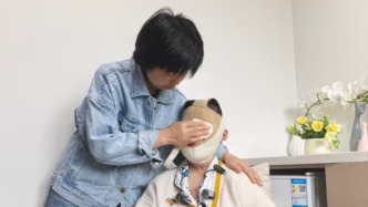 女子被前男友潑汽油燒傷案發(fā)回重審，男方一審獲刑12年被檢察院抗訴