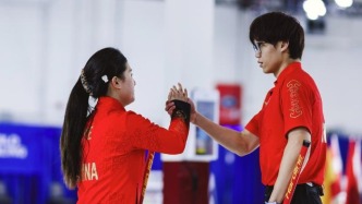 中國混雙冰壺五連勝暫列小組第一，但出線形勢(shì)依舊險(xiǎn)峻