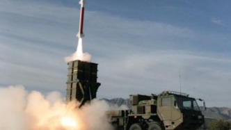 日本執(zhí)政聯(lián)盟推動(dòng)解禁武器出口，數(shù)萬人簽請(qǐng)?jiān)笗磳?duì)