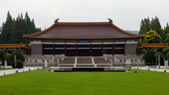 南京博物院回應(yīng)“館藏明代仇英《江南春》為何現(xiàn)身拍賣市場(chǎng)”