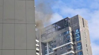 業(yè)主群內有人揚言“要燒房子”后縱火，珠海消防：明火撲滅，無人傷亡