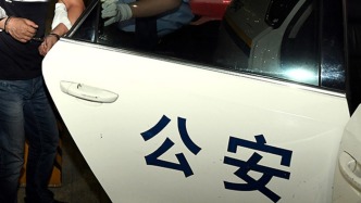 廣西忻城警方：一男子在小區(qū)內持刀傷人致3死1傷，已被控制
