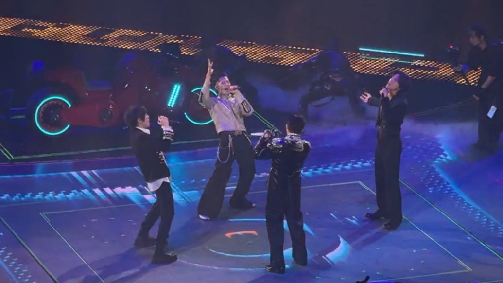 恒星之城巡回演唱会上海首场，阿信：跟三位合唱我很荣幸