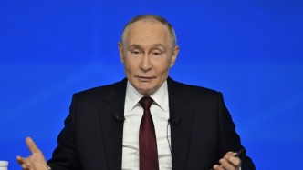 普京年度記者會｜我下班太晚，違反勞動法了，大家還是早點睡