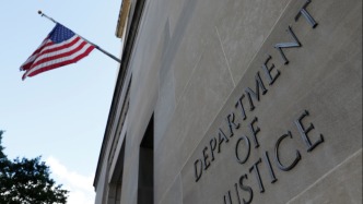 美司法部公布愛潑斯坦案調(diào)查文件，隱去上千名受害者及家屬信息