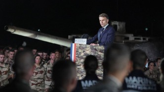 馬克龍：法國將新建一艘航母