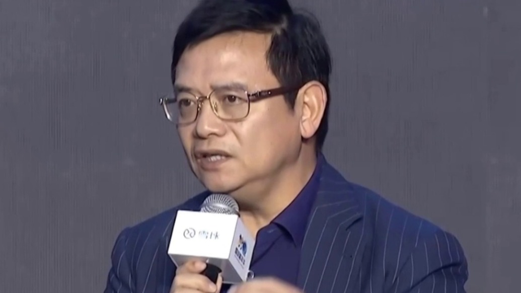 但斌：对还战斗在白酒里的人表示敬意，这两年其他人都吃香的喝辣的