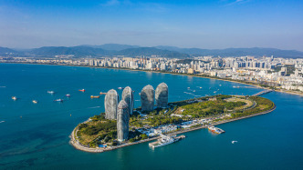 海南封关带火旅游消费：三亚免税销售连续4天破亿，备婚情侣“打飞的”买金，“有望成为全球度假胜地”