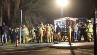 荷兰发生汽车冲撞人群事件，造成9人受伤