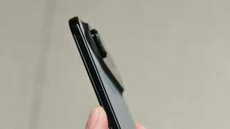 折叠屏遇冷，Air化崛起，手机市场的风向变了？