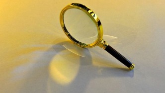 中新網(wǎng)評(píng)：別讓消費(fèi)者舉著放大鏡吃飯