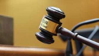 是huán还是hái？情侣分手后因一个“还”字打官司