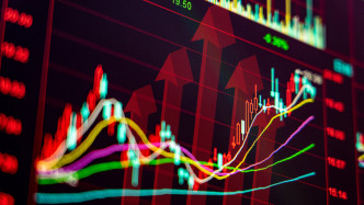 三連板，溢價(jià)率近70%！國(guó)投白銀LOF再度宣布臨停