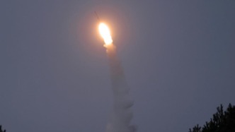 朝鲜首次试射新型高空远程防空导弹，精确打击假想高空目标