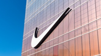 获苹果CEO库克近300万美元增持，业绩承压的耐克股价涨超4%