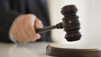 辽宁盘锦幼儿园虐童案被告一审获刑2年，24名相关责任人被处分处理