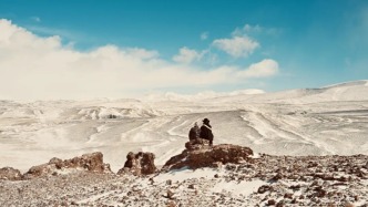 那部和《阿凡达3》一起上映的小众电影，故事和它一样充满勇气