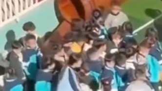 福建石狮一幼儿园通报：呵斥拍打幼儿涉事教师已被解聘