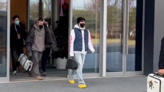 王楚欽抵達(dá)南京仍處恢復(fù)期，是否出戰(zhàn)乒超總決賽待定