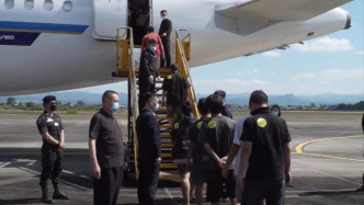 视频丨952名缅甸妙瓦底地区涉电诈犯罪嫌疑人被押解回国