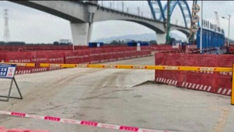 广东江门一在建桥施工栈桥发生车辆坠河一家五口遇难，镇政府：正善后