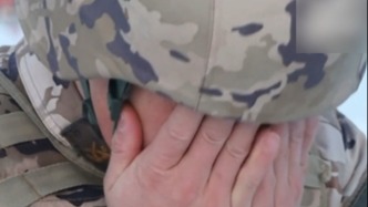 “孩子叫我叔叔”，武警入伍9年和2岁女儿通话后泪流不止