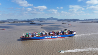 宁波舟山港开通全国首个核心港区超大型船舶进出“双通道”