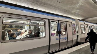 巴黎地鐵發(fā)生持刀襲擊事件，三人受傷