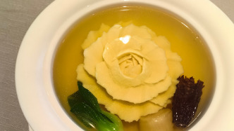 上海首届餐饮烹饪大赛举行，选手们常用的食材为何是豆腐？