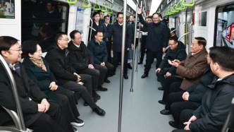 济南地铁三线齐发，市委书记等领导与市民代表共乘地铁调研