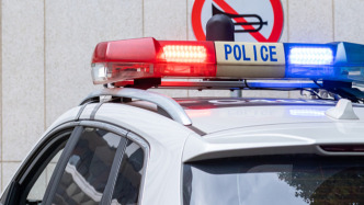 成都警方：男子4S店外引燃易燃物，其本人当场死亡、另有4人受伤