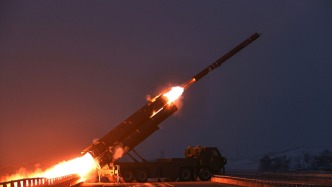 金正恩观摩远程战略巡航导弹发射训练