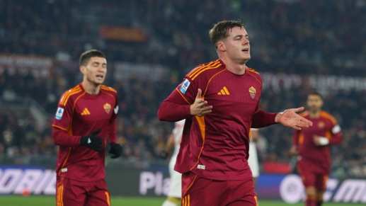 体坛速览｜罗马升至意甲第四，洛夫顿爆发助上海男篮四连胜