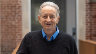 2026年AI會進化成啥樣？辛頓：任務(wù)規(guī)模每7個月翻一番