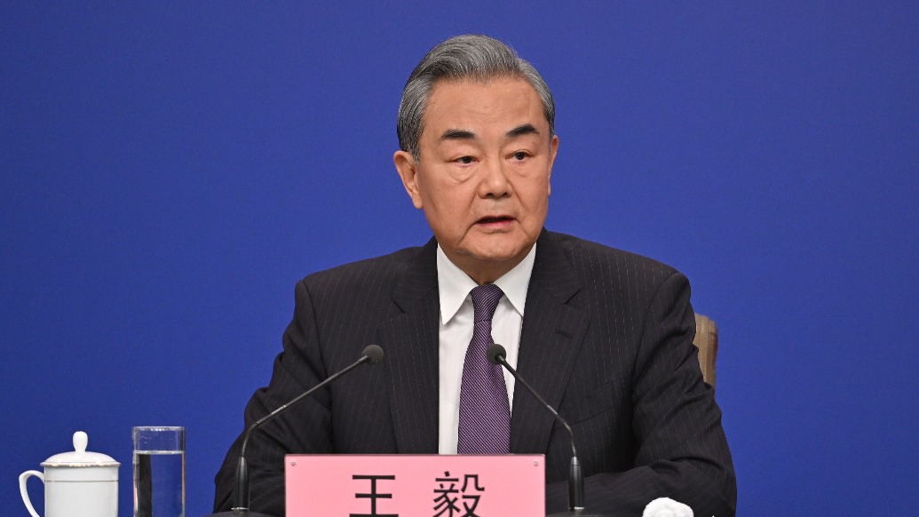 高市竟公開挑戰(zhàn)中國主權(quán)，王毅用三個(gè)“必須”回應(yīng)