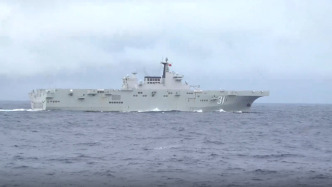東部戰(zhàn)區(qū)發(fā)布兩棲攻擊艦編隊(duì)演練現(xiàn)場(chǎng)視頻