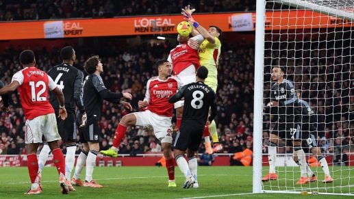 体坛速览｜枪手4比1大胜维拉，越位新规最快下赛季实施