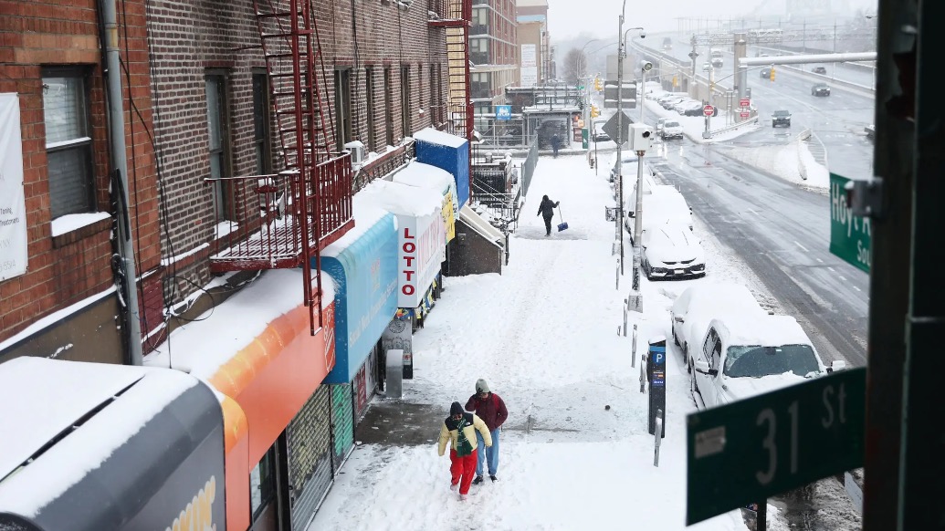 冬季風暴“埃茲拉”席卷美國多地，新年出行警報拉響