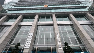 女子与表姐夫婚外情获赠三百余万元，表姐离婚后起诉返还一审被驳回