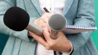 中国记协2026年新年献词：变革，与你同行，在你身边