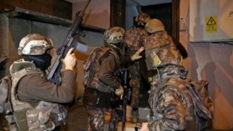 土耳其警方突襲“伊斯蘭國(guó)”窩點(diǎn)，抓獲357名涉恐嫌疑人