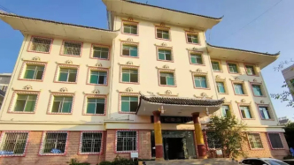 云南永仁盘活人口小县改革后闲置办公楼，解决3500多名工人住宿问题