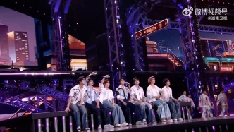 湖南卫视跨年晚会，时代少年团连唱5首经典曲目