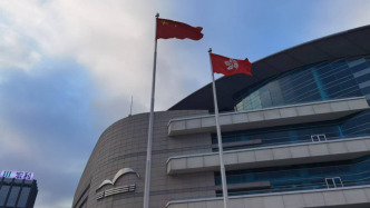 新年第一天，香港金紫荆广场举行升旗仪式