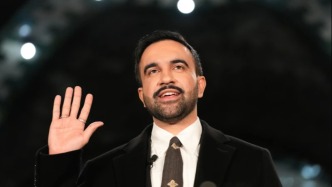 美国纽约新任市长马姆达尼宣誓就职