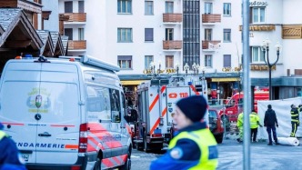 瑞士檢方：酒吧火災可能由煙花棒引起