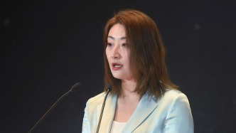 不到两个月再变更！宗馥莉重任宏胜集团法定代表人，严学峰任联络员